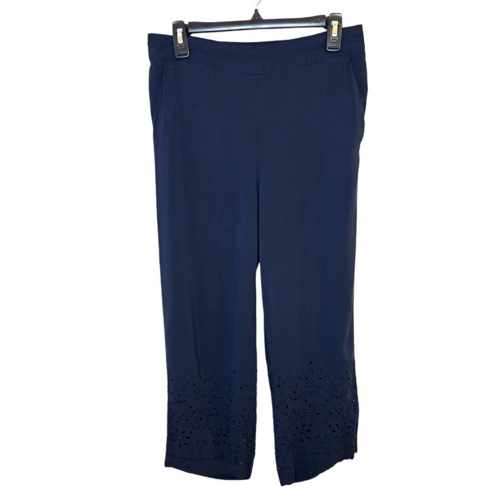 Loft Women’s Blue Pull On Eyelet Detail Capris Size Medium
